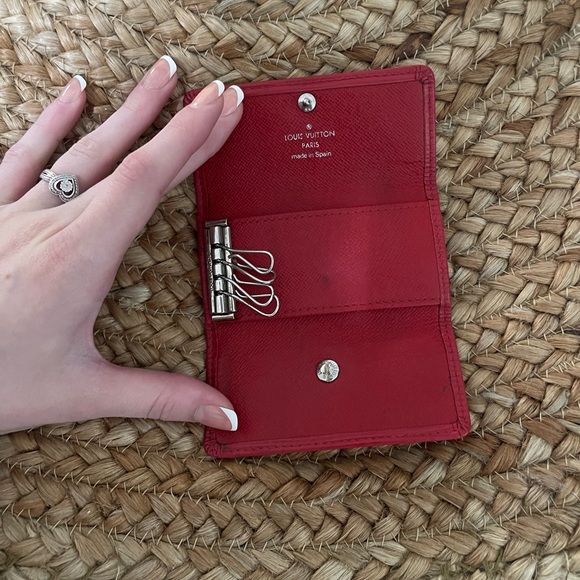 ❣️LOUIS VUITTON RED EPI KEY HOLDER❣️ - Picture 6 of 14